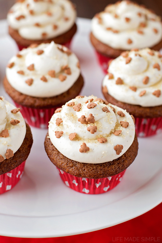 Cinnamon Gingerbread Cupcakes with Cream Cheese Frosting