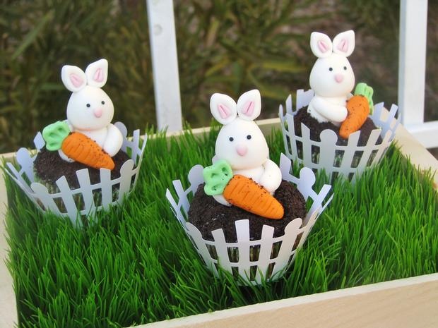 6 Photos of Fondant Bunny Carrot Cake Cupcakes 6 Photos of Fondant Bunny Carrot Cake Cupcakes