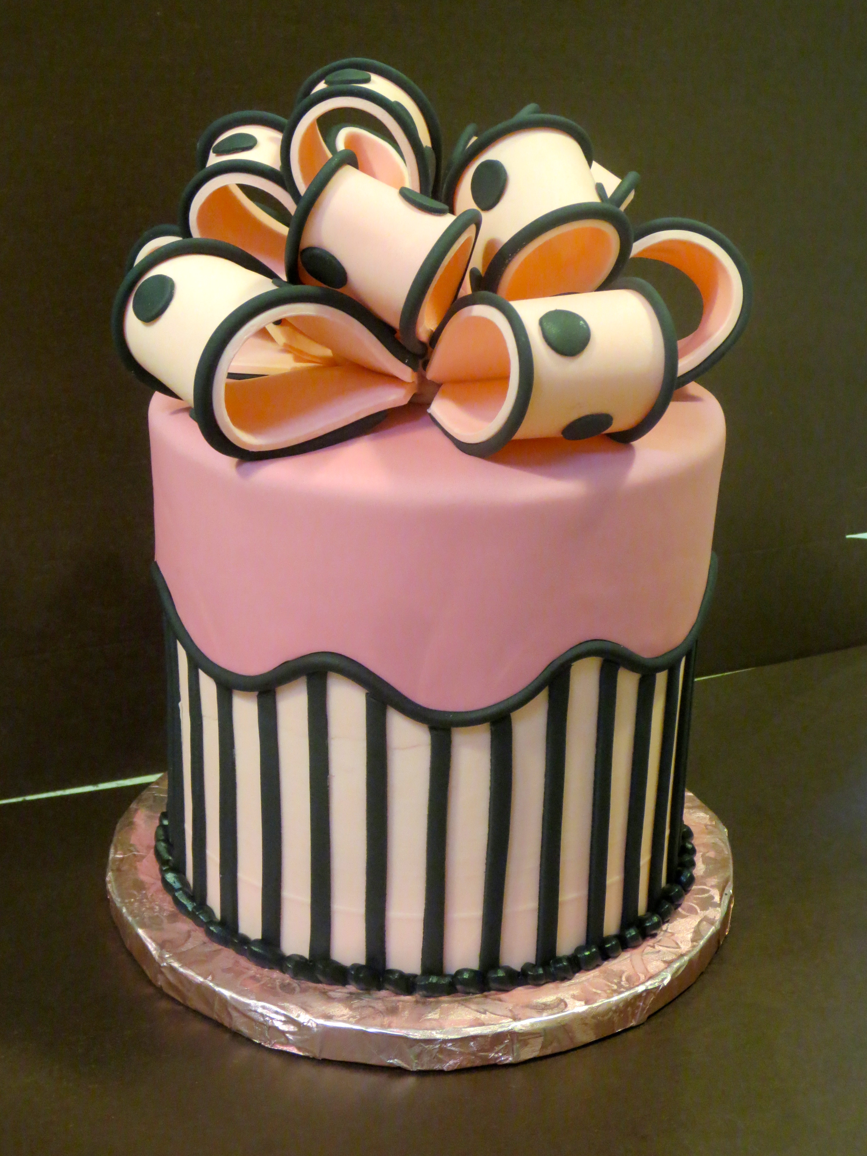 Elegant Birthday Cake Elegant Birthday Cake