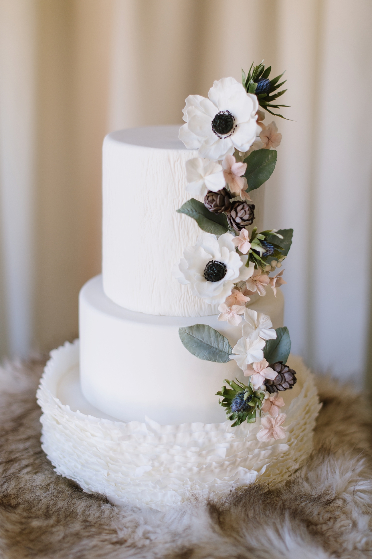 Elegant Winter Wedding Cake Elegant Winter Wedding Cake