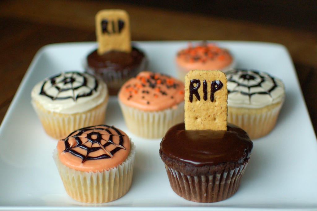 Fun and Easy Halloween Cupcakes Fun and Easy Halloween Cupcakes