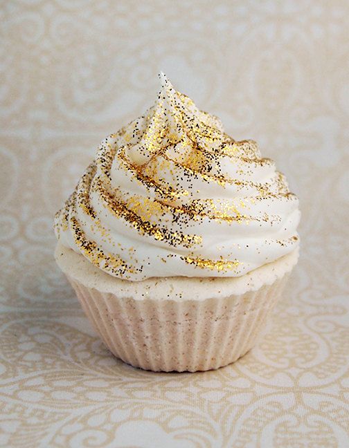 Gold Edible Glitter Cupcake
