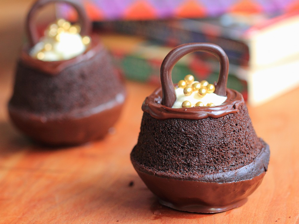 Harry Potter Chocolate Cauldron Cakes