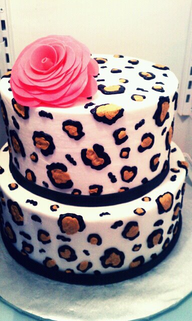 Leopard Print Cakes Made with Buttercream