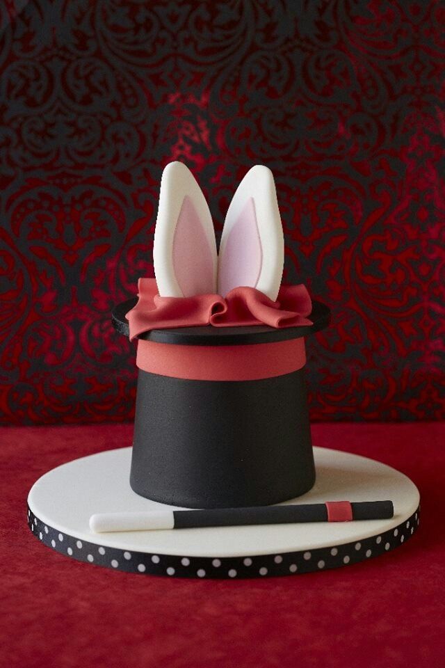 Magician Hat Birthday Cake
