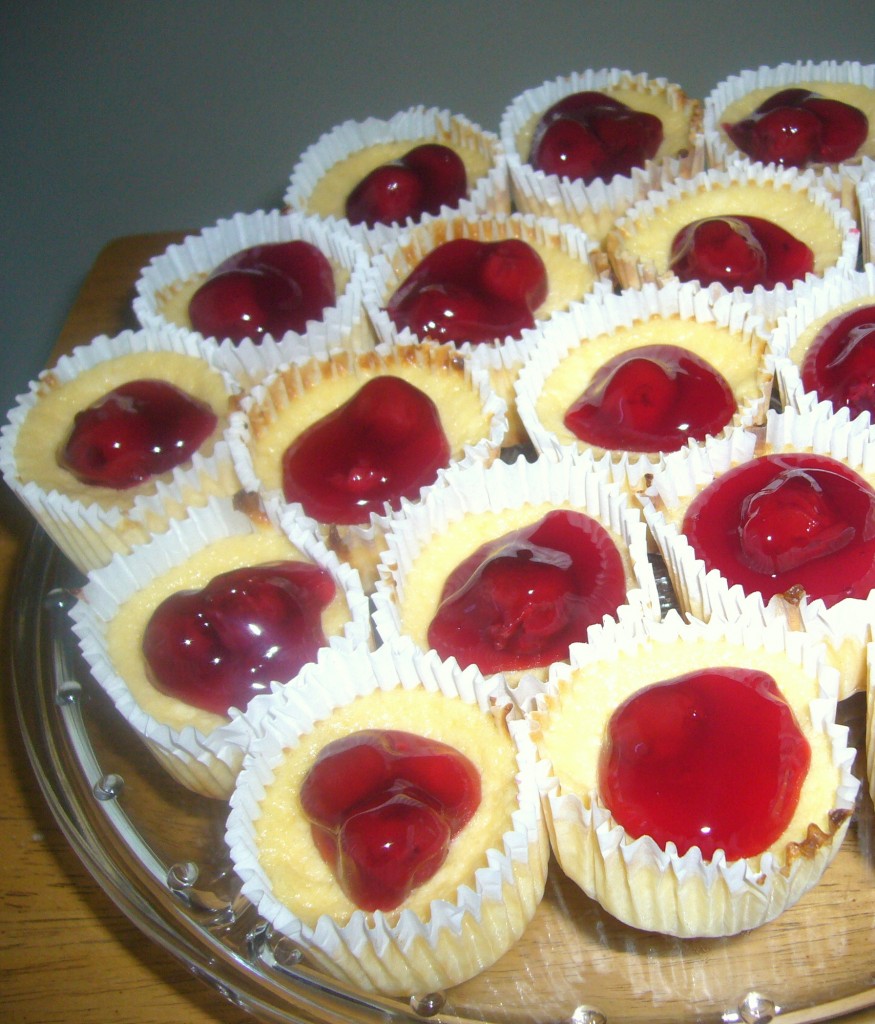 Mini Cheesecakes with Vanilla Wafers Mini Cheesecakes with Vanilla Wafers