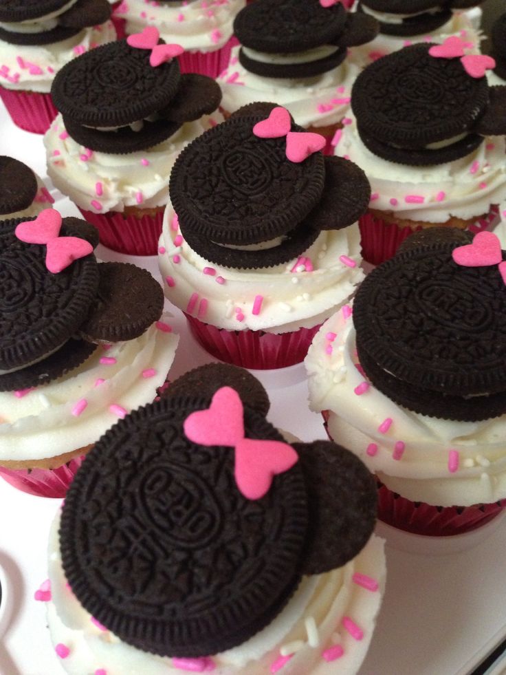 Minnie Mouse Cupcakes with Oreos