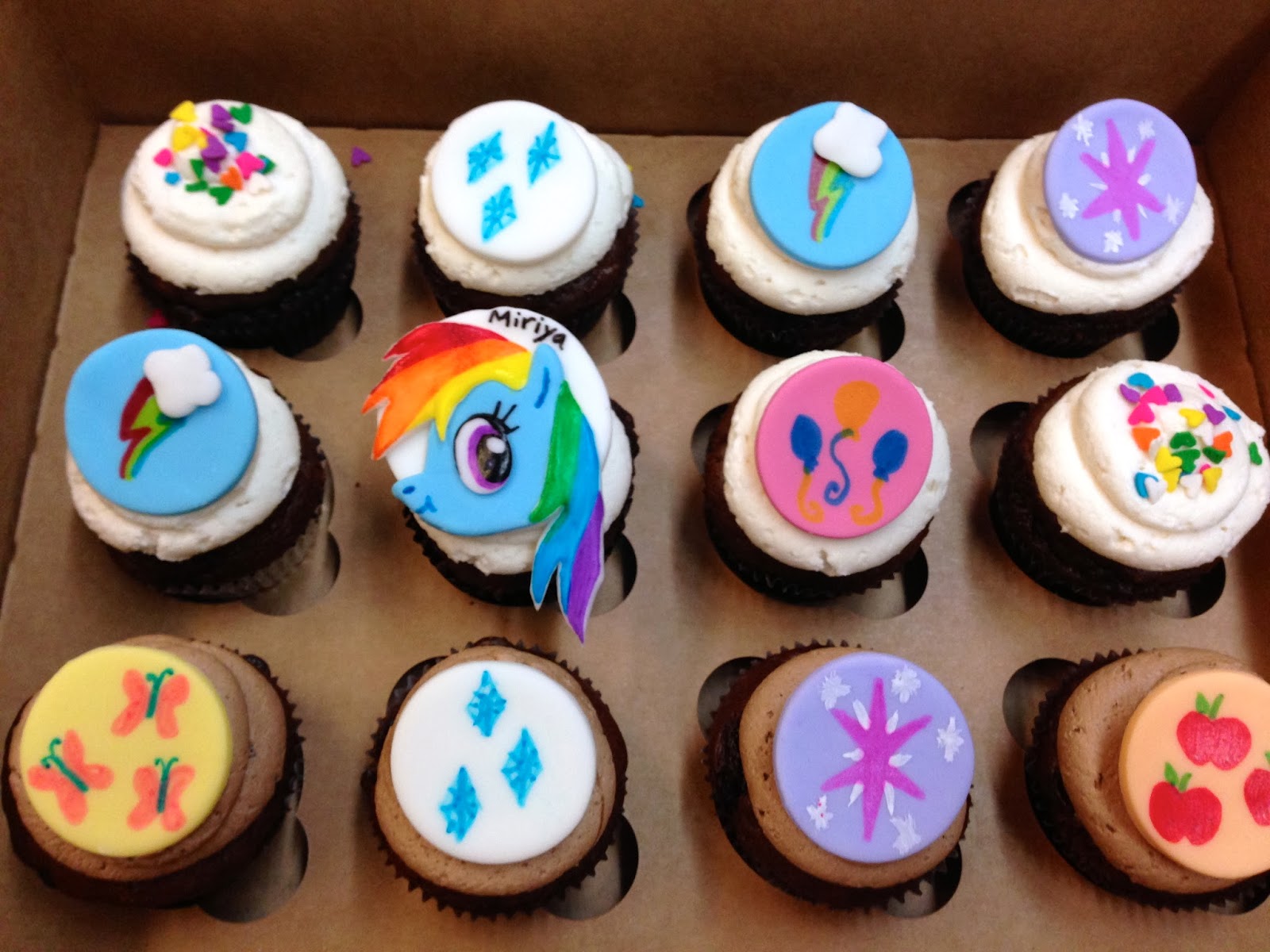 My Little Pony Rainbow Dash Cupcake Cake