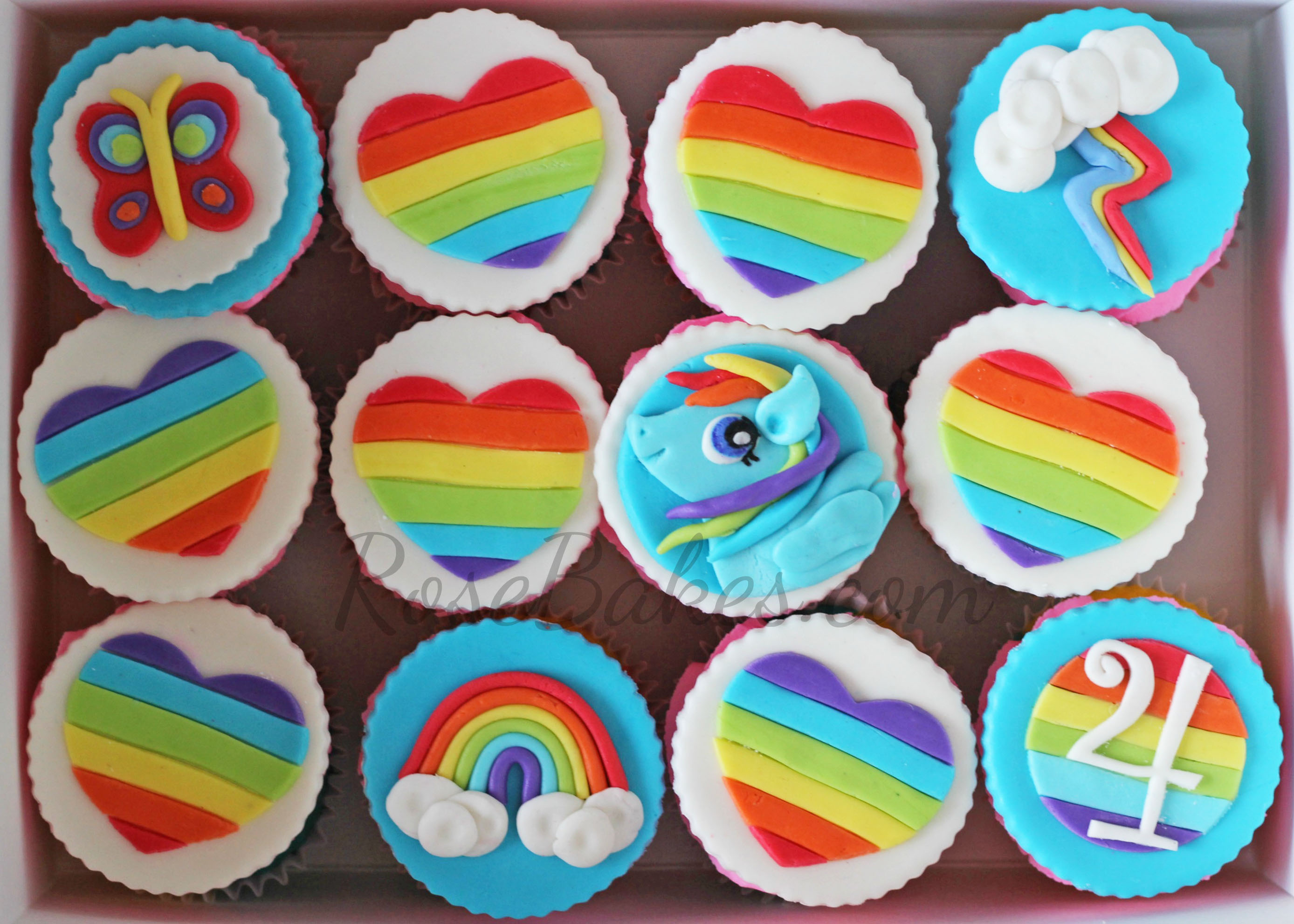 My Little Pony Rainbow Dash Cupcakes