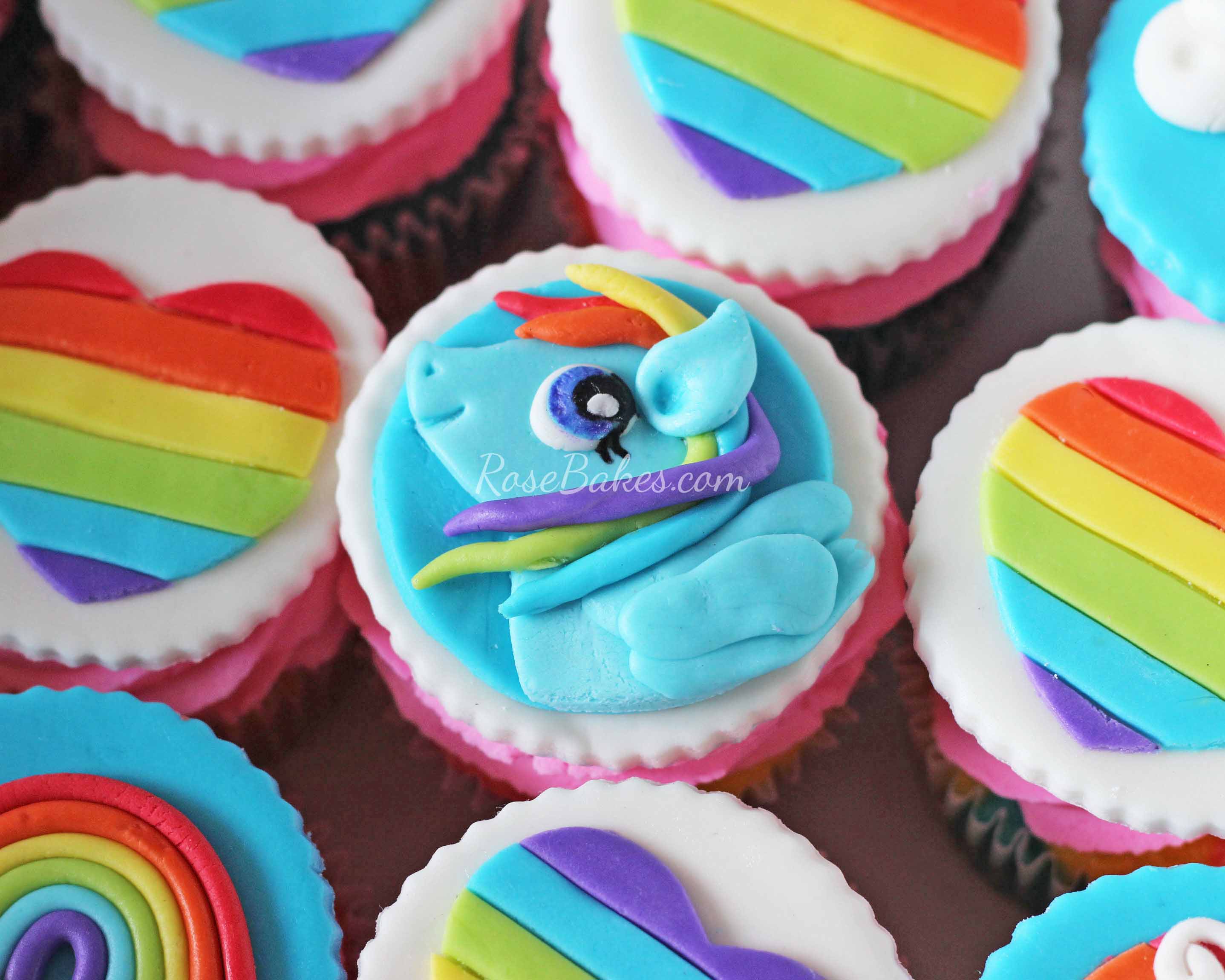 My Little Pony Rainbow Dash Cupcakes