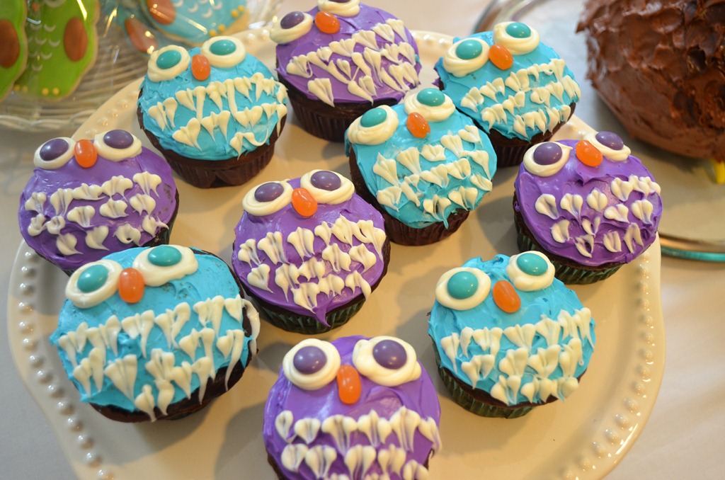 Owl Birthday Cake with Cupcakes Owl Birthday Cake with Cupcakes