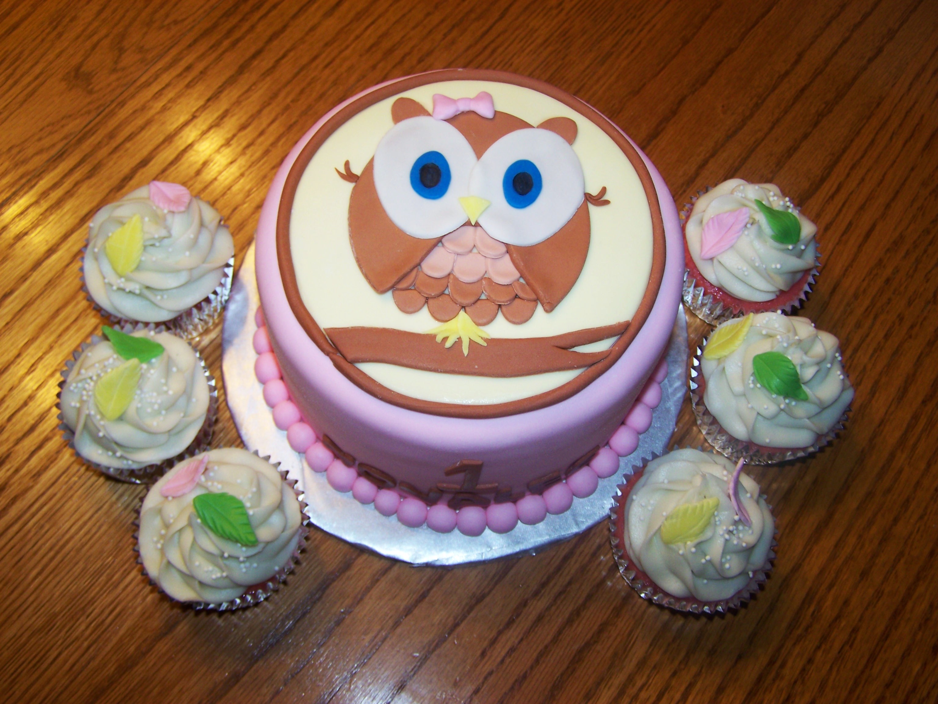 Owl Birthday Cake with Cupcakes