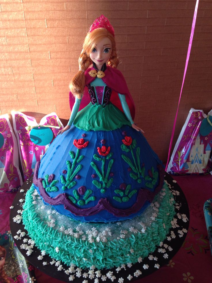 Princess Ana Frozen Cake