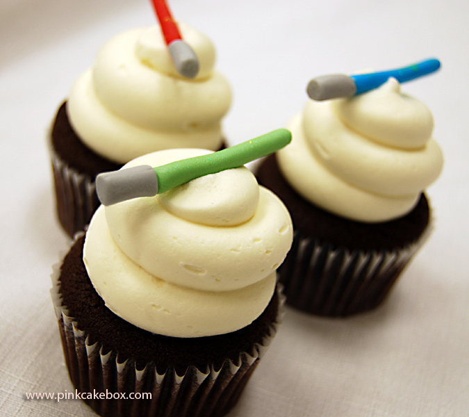 Star Wars Lightsaber Cupcake Cake