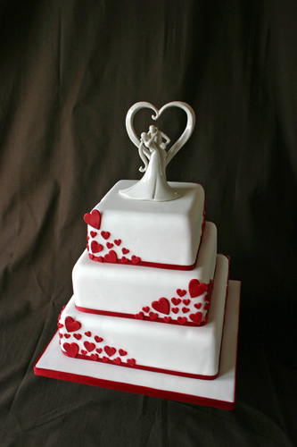 9 Photos of Red Valentine Wedding Cakes