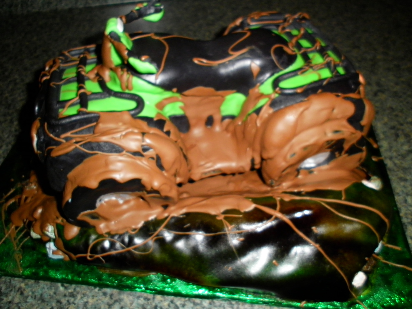 10 Photos of 4 Wheeler Groom's Cakes