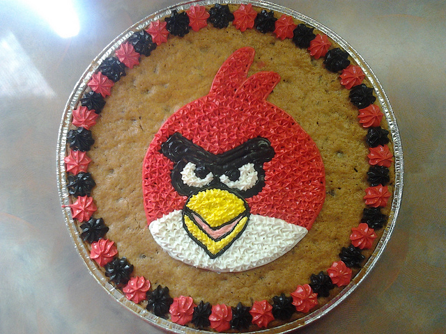 Angry Birds Cookie Cake