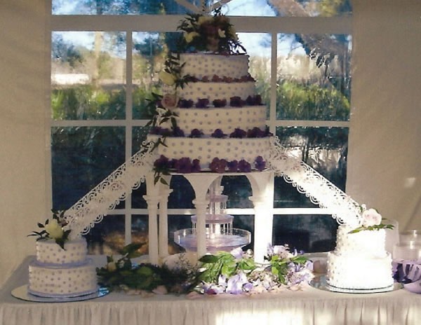 Big Wedding Cakes with Fountains