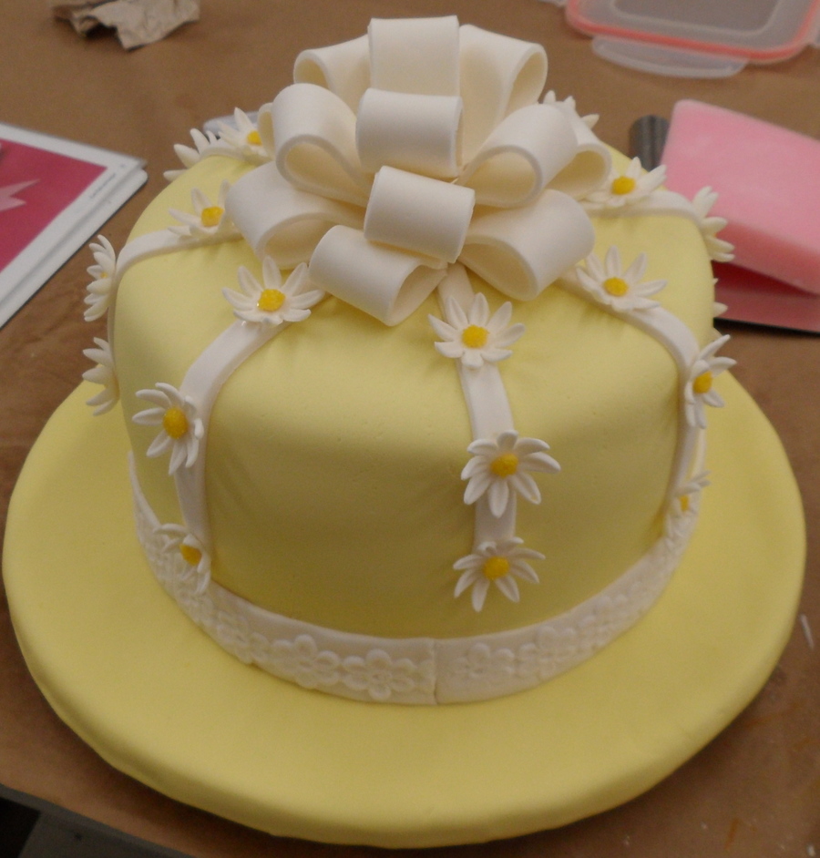 Cake with Fondant Bow Cake with Fondant Bow
