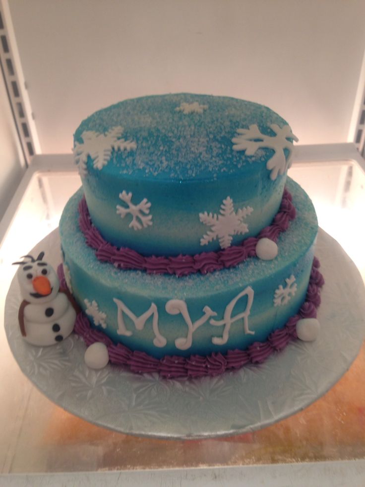 Cake with Frozen Olaf