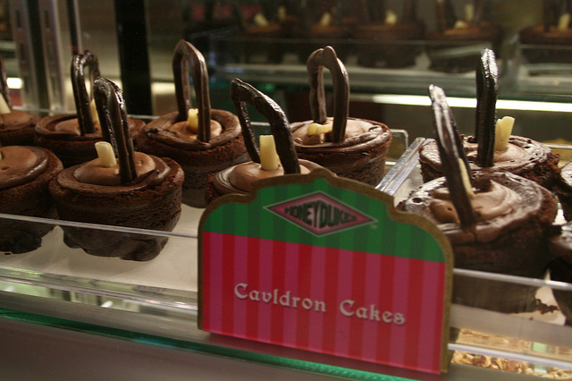 Cauldron Cakes Harry Potter World