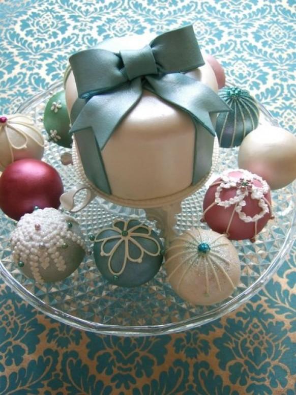 Christmas Mini Wedding Cakes