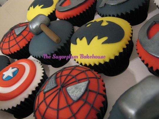 DC Comics Superhero Cake Cupcakes