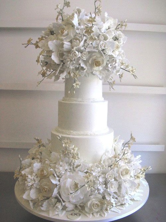 Dramatic Wedding Cake