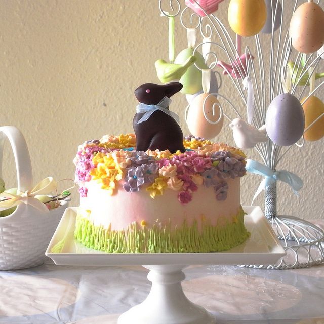 Easter Bunny Cake with Chocolate Easter Bunny Cake with Chocolate
