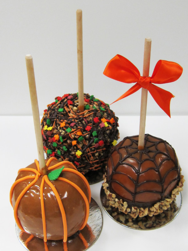 Fall Themed Caramel Apples