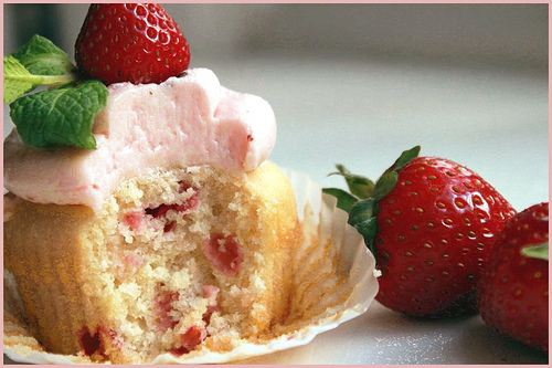 Fresh Strawberry Cupcakes