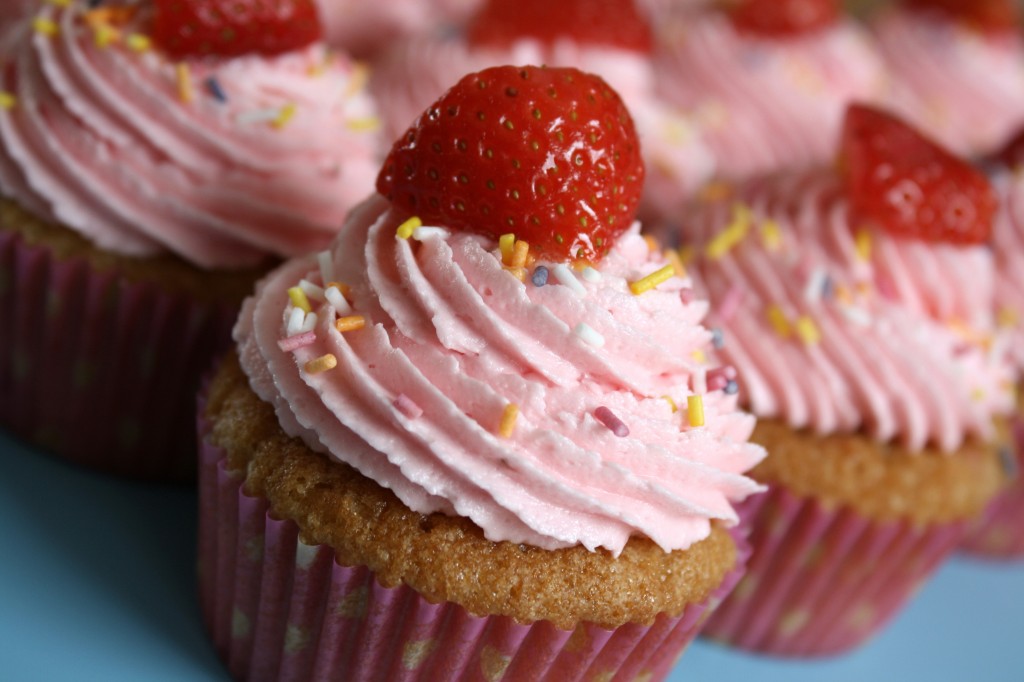 Fresh Strawberry Cupcakes