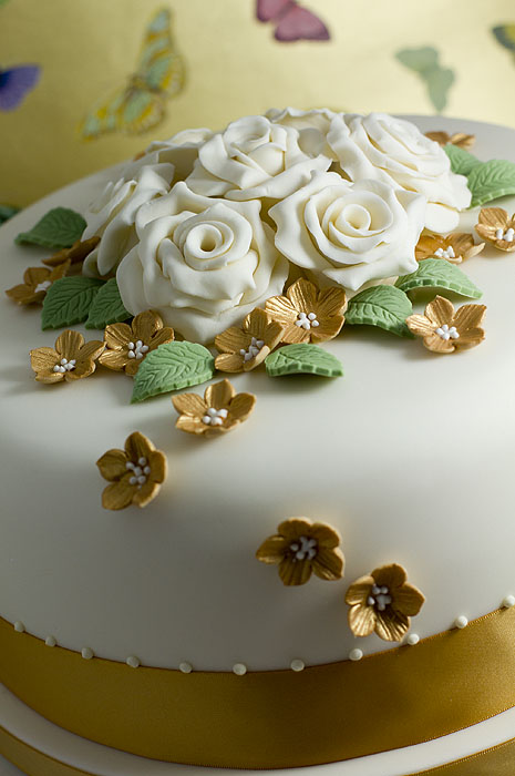 Golden Wedding Anniversary Cakes with Flowers