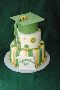 Graduation Cap Cake with Buttercream