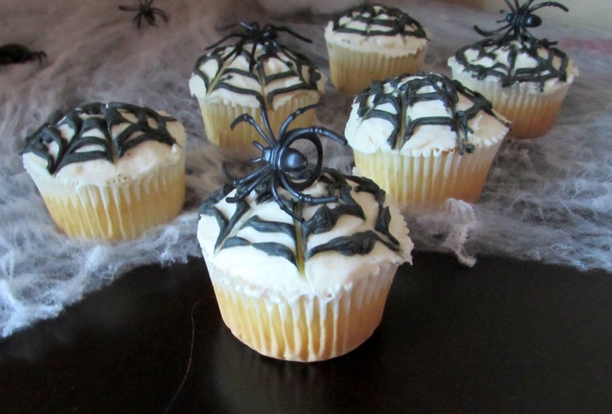 Halloween Spider Web Cupcakes