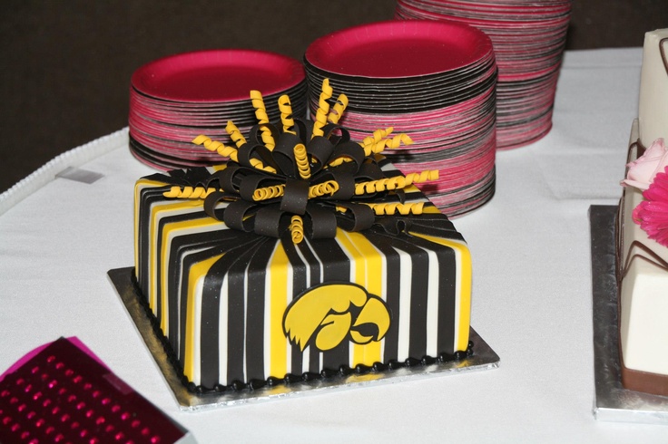 Iowa Hawkeye Wedding Cake