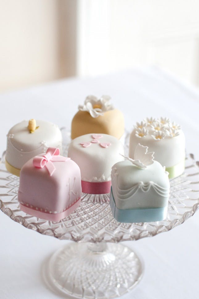 13 Cute Little Mini Wedding Cakes Photo Small Wedding Cake
