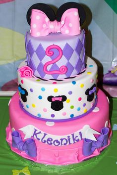 Minnie Mouse Bowtique Birthday Cake