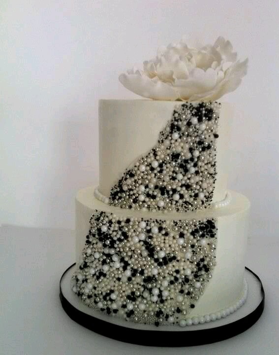 Modern Fondant Wedding Cake