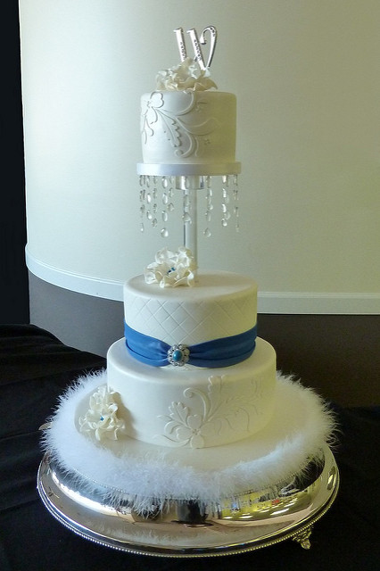 Old Hollywood Glam Wedding Cake