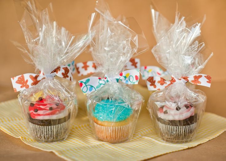 Packaging Individual Cupcakes
