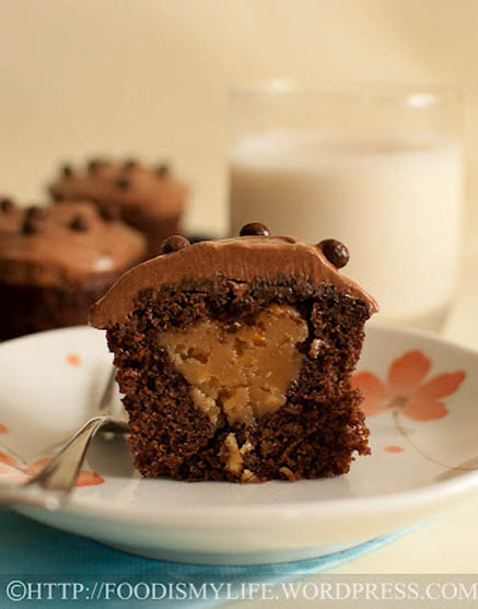 Peanut Butter Chocolate Cupcakes with Filling