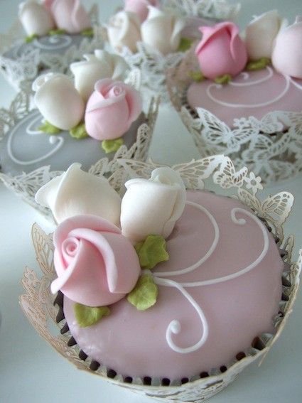 Pink Elegant Wedding Cupcakes