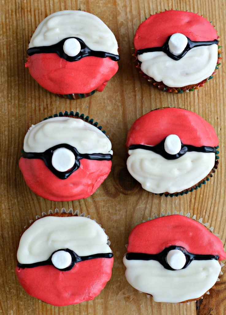 Pokemon Pokeball Cupcakes