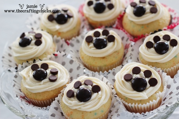Puppy Paw Print Cupcakes Puppy Paw Print Cupcakes