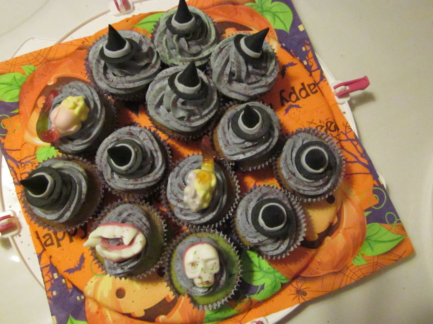 Scary Halloween Cupcakes