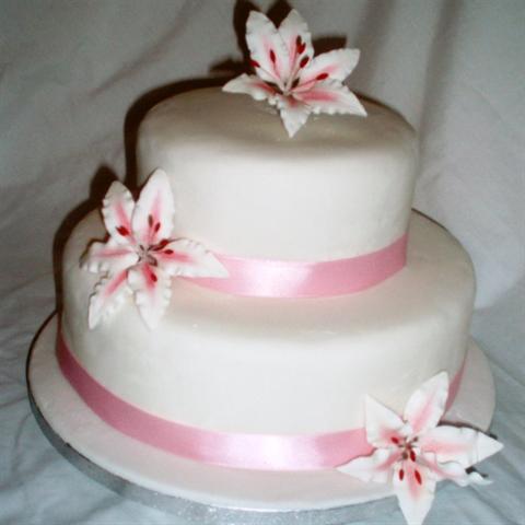 Stargazer Lily Wedding Cake