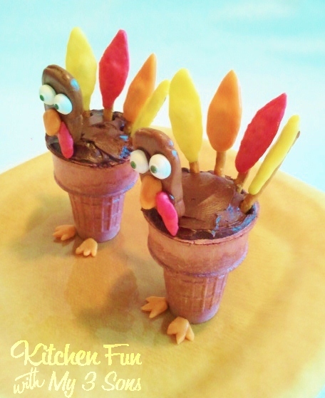 Thanksgiving Turkey Cupcake Cake