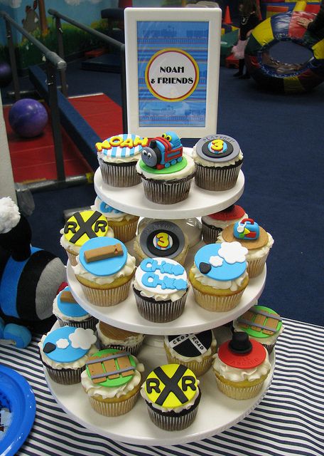 Thomas the Tank Engine Birthday Party Cupcakes Thomas the Tank Engine Birthday Party Cupcakes