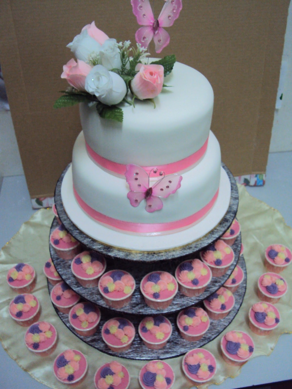 2 Tier Fondant Wedding Cake